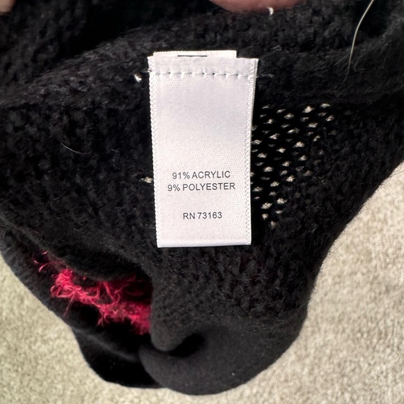 Soft Fuzzy Sweater Size Medium - Picture 5 of 7